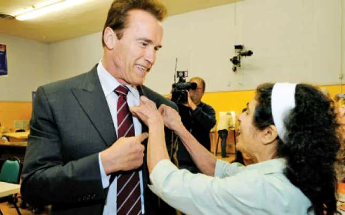 Republicanul Arnold Schwarzenegger lasă California pe mâinile unui guvernator democrat Foto: Afp