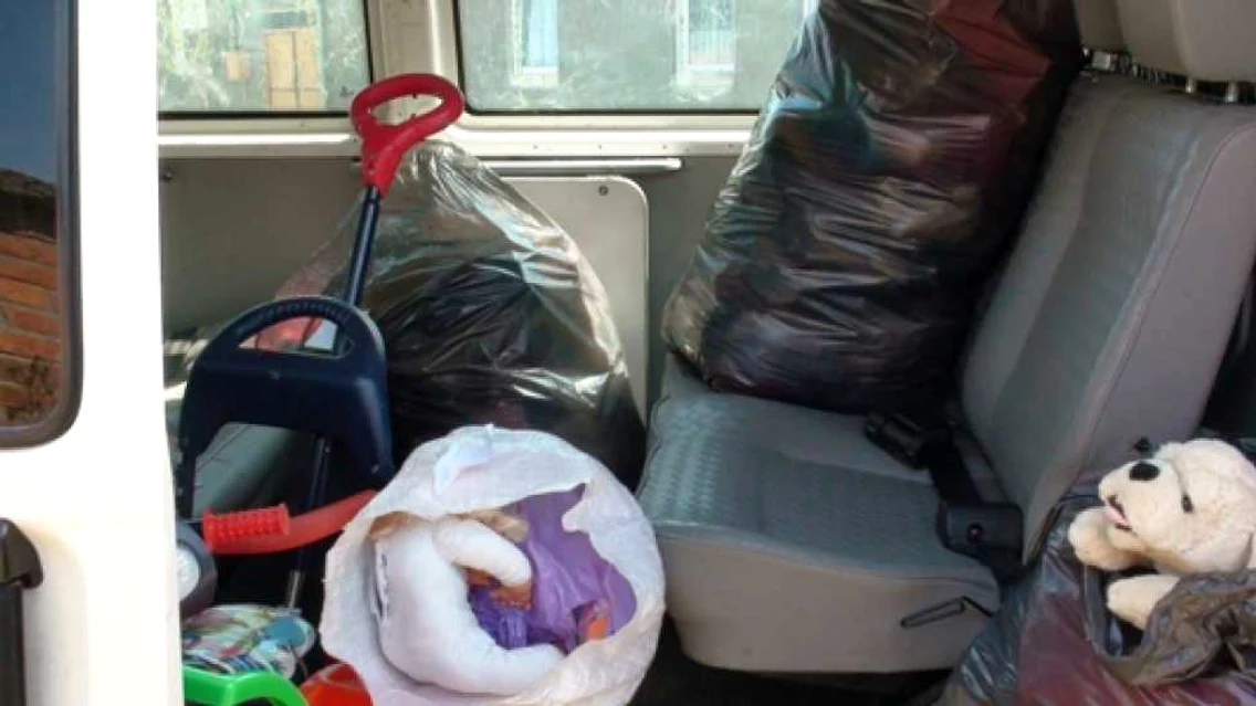 Descinderi ale poliţiştilor la familiile nevoiaşe din Reşiţa