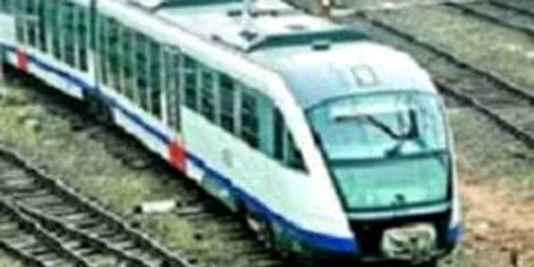 Trenurile care vin din Moldova întârzie cu până la patru ore