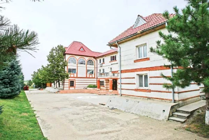 Acesta este conacul cu 16 camere al Angelei Similea