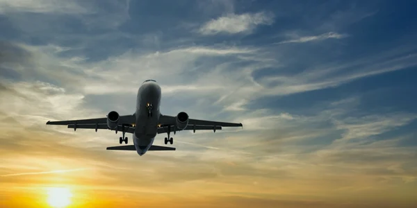 avion aerian FOTO Shutterstock
