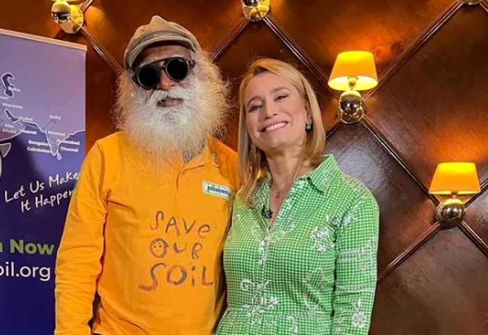 Sadhguru și Andreea Esca. Foto: Instagram