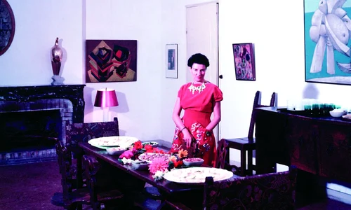 Peggy Guggenheim, americanca bogată care a încercat să l seducă pe Brâncuşi: «Era un omuleț minunat cu barbă, cu ochi întunecați, pătrunzători» jpeg