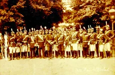Principele Ferdinand al României la Bârlad, la 15 mai 1898, cu un grup de ofițeri (© europeana.eu)