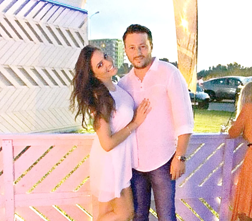 Amalia Ştefania  are 22 de ani şi se  iubeşte cu Cici de  aproape opt luni