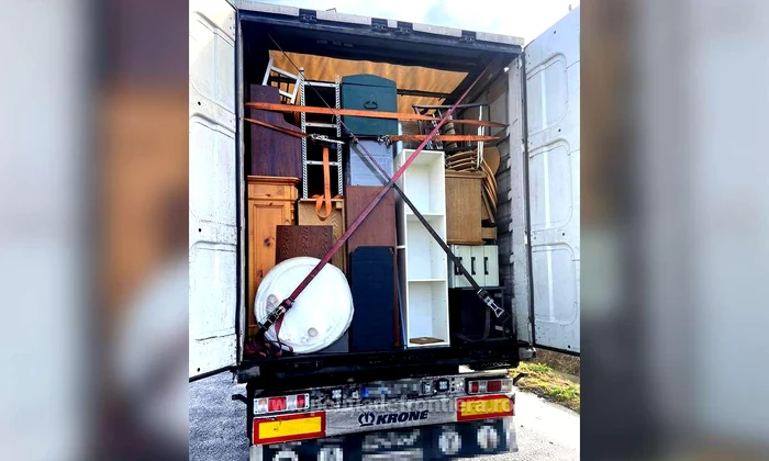 S-a găsit și mobilă second hand FOTO: Poliția de Fronieră