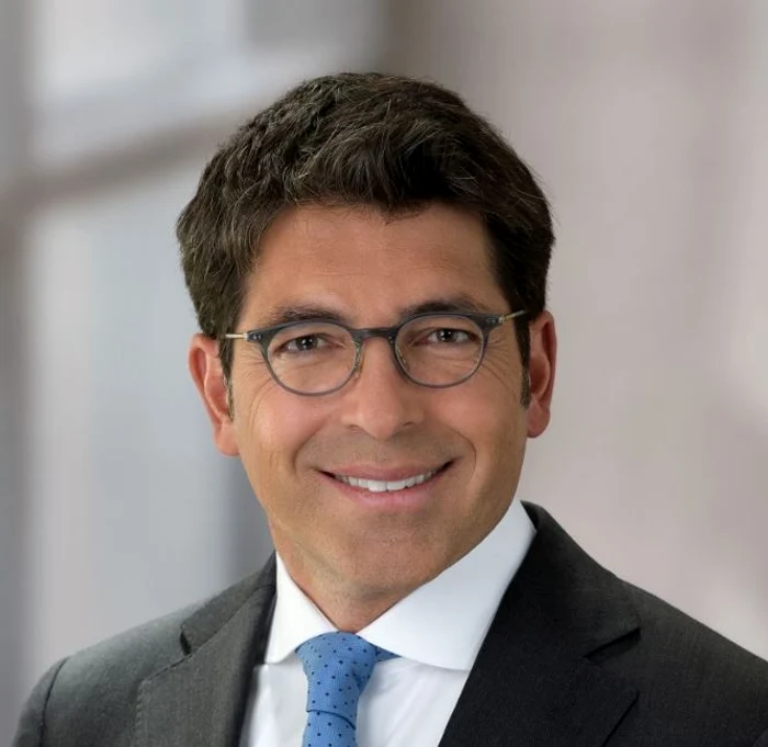 Jorge Araya, Director al Ariei Europa de Sud – Est