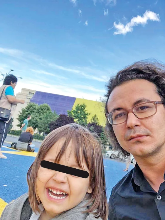 Laurenţiu Mihai Penca (Vierme -35 de ani) are un copil frumuşel foc