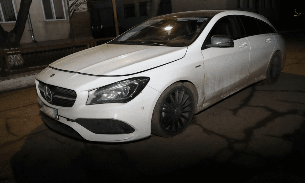 Mercedes furat din Italia. Un român l-a cumpărat în rate și nu s-a gândit la consecințe dacă nu mai plătește