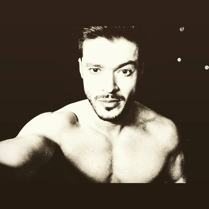 Victor Slav a lăsat fiţele la o parte şi a fugit cu sticla de palincă