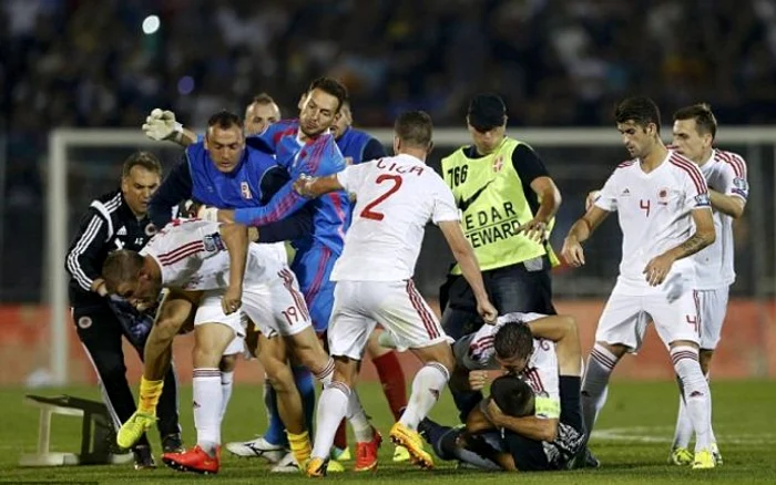 Drona cu steagul Kosovo. FOTO: AP