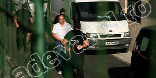 Şpagă la Poliţie pentru un loc de muncă fictiv