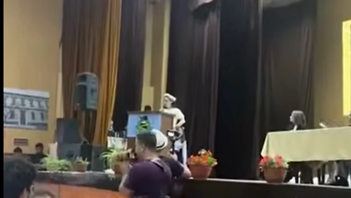 Iulia a obținut aplauze entuziaste din partea colegilor. FOTO: Captura video