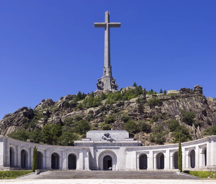 Mausoleu Franco jpg jpeg