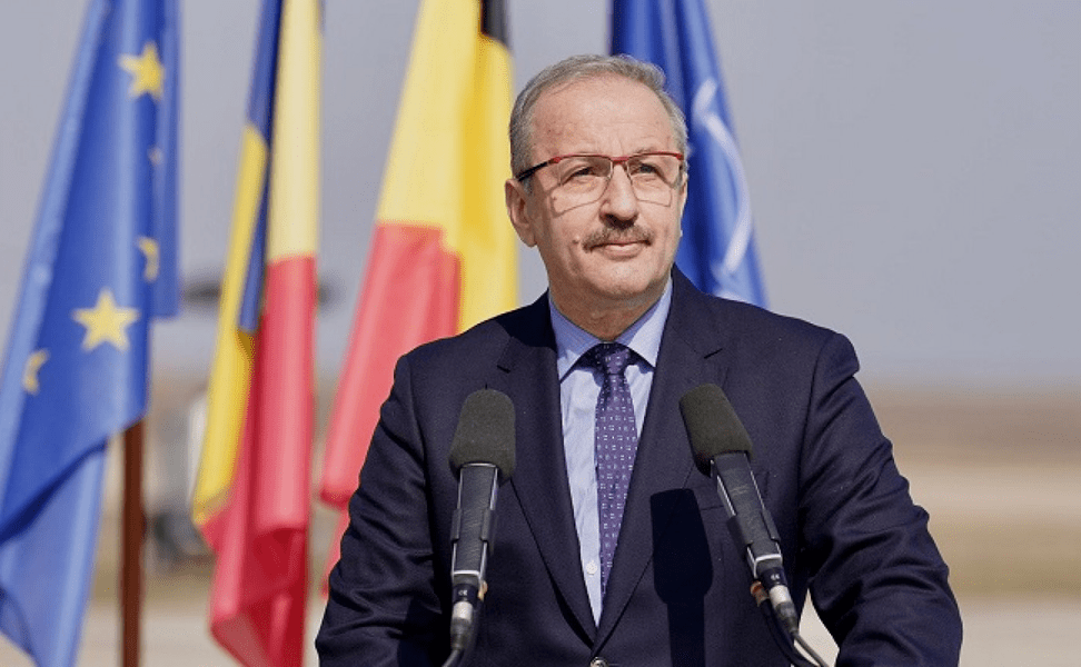 Dîncu, întâlnire cu Ciucă la Guvern. Posibilă discuție despre demisia ministrului Apărării SURSE