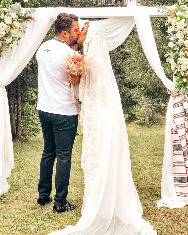 Diana Dumitrescu a purtat o rochie apreciată de Iulia Albu