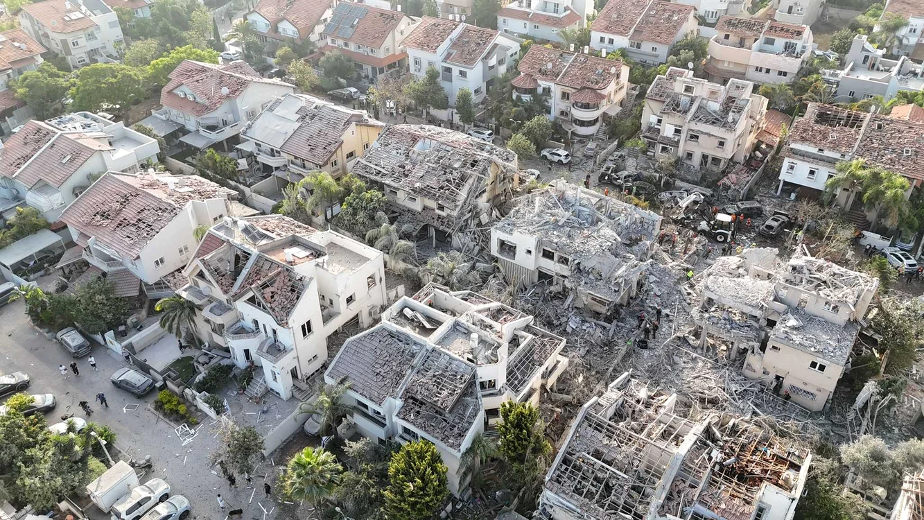 Pagube produse de rachtele iraniene în zone civile israeliene/FOTO: Times of Israel