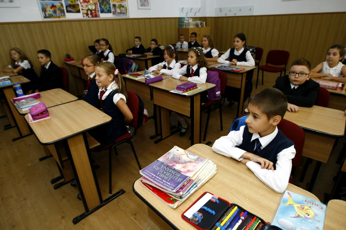 Care este noul
termen-limită pentru depunerea proiectelor de manuale şcolare în a doua sesiune
de evaluare. FOTO: Arhivă