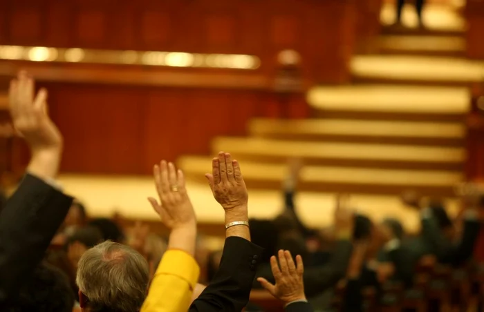 Legea alegerilor parlamentare va fi votată astăzi de către deputaţi FOTO Mediafax