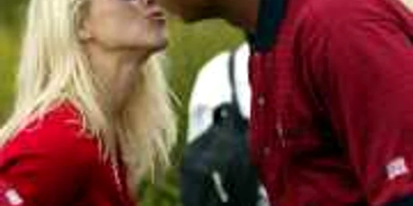 Tiger şi Elin se pregătesc de divorţ