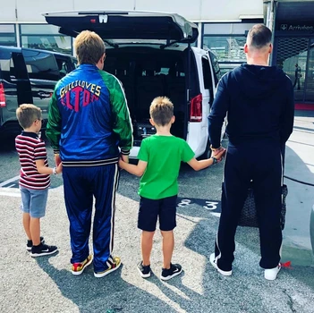 2 elton john familie jpg jpeg