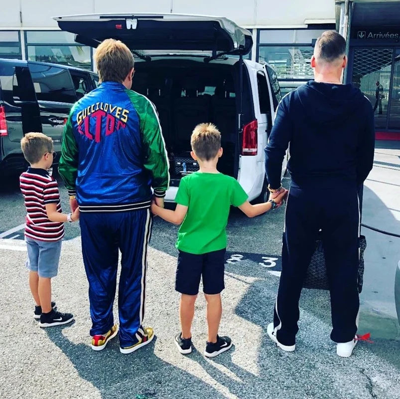 2 elton john familie jpg jpeg
