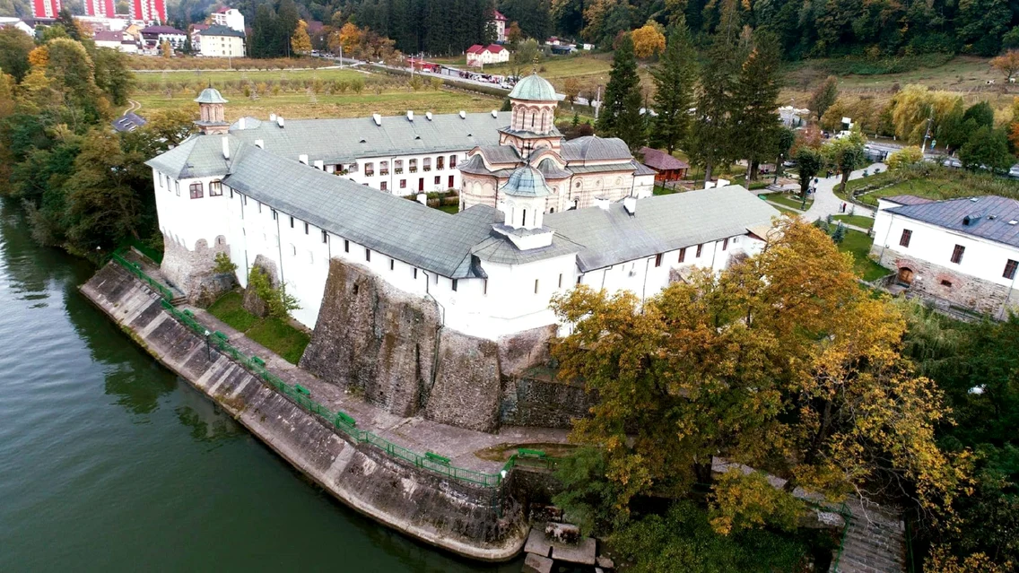 Mănăstirea Cozia de pe Valea Oltului Foto Centrul de promovare turistică Vâlcea