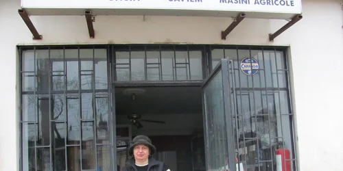 Mioara Popa, vânzătoare, spune că nu vinde nici de un leu pe zi 