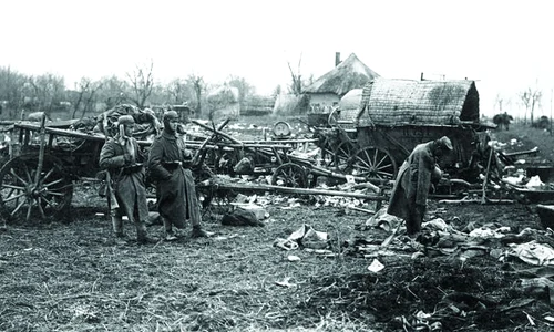Militarii germani inspectează resturile lăsate de Armata Română lângă București, 21 noiembrie/4 decembrie 1916