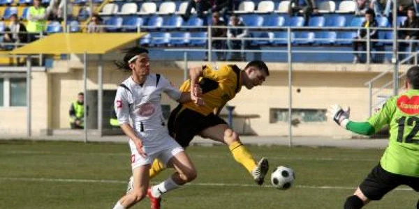 Dorel Zaharia a marcat primul gol al gazdelor Foto: Stelian Grăjdan