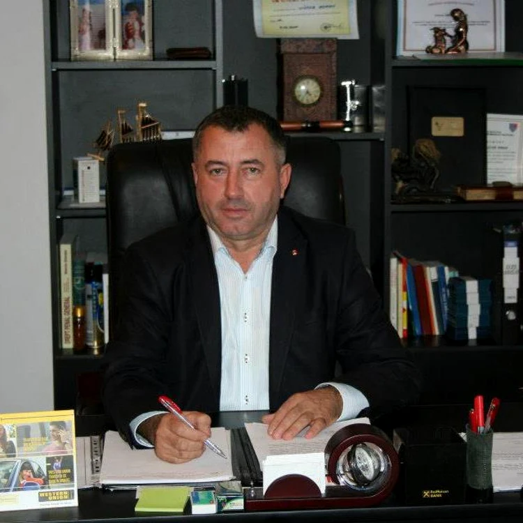 Victor Roma nu pierde timp în Parlament Foto: Facebook