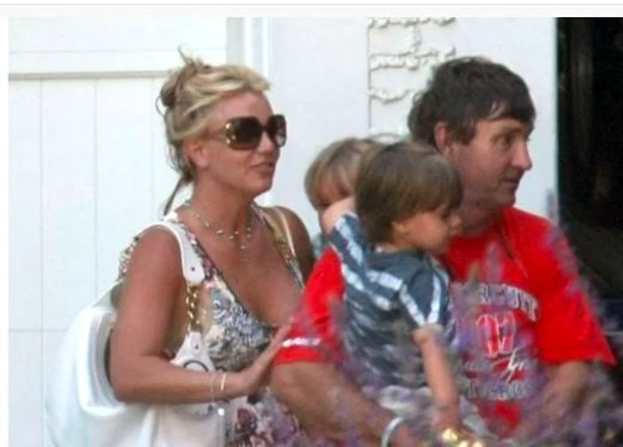 Britney, cu tatăl ei și cei doi copii ai ei, când erau miciFoto: Profimedia