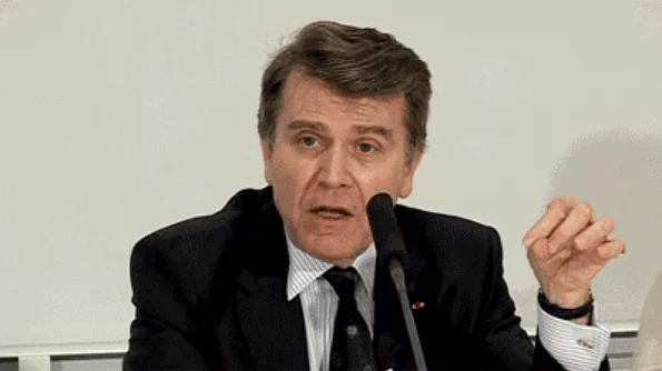 Thierry de Montbrial vine la Bucureşti pentru lansarea cărţii „Jurnal Românesc” gif