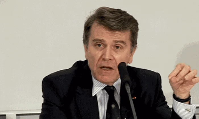 Thierry de Montbrial vine la Bucureşti pentru lansarea cărţii   „Jurnal Românesc” gif