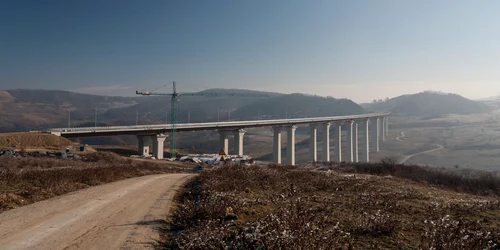 viaductul aciliu foto Sorin Vasilescu via wikimedia.org