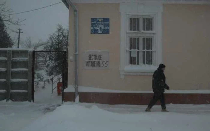 Puţini arădeni merg spre secţiile de votare FOTO Claudia Untaru Creţu