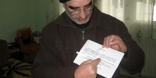 Deşi şi-a plătit facturile, Dorel Muşat tremură de frig în casă