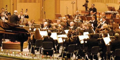 Orchestra din Sankt Petersburg va concerta mâine