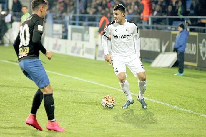 
    Constantin Budescu,  liderul din teren  al campioanei  