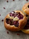 Placinte cu prune  Sursa foto shutterstock 1811855827 jpg