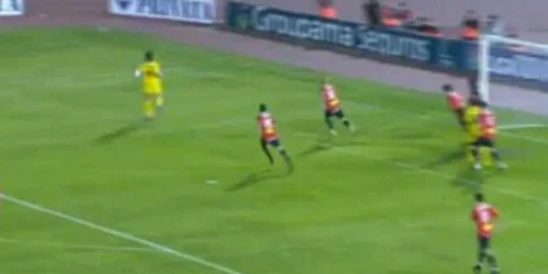 Ibrahimovic i-a pasat cu spatele lui Messi