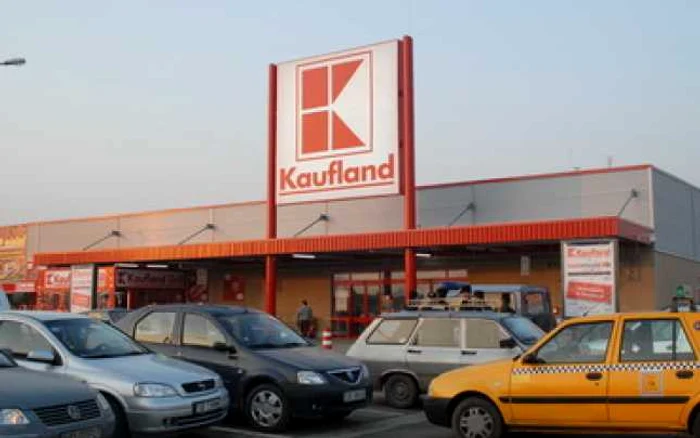 Sibiu: Călcat de masină în parcare la Kaufland