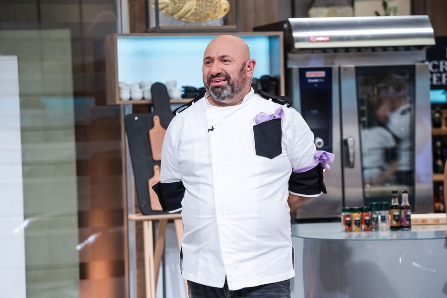 Sarmale în foi de varză, după rețeta lui chef Scărlătescu. Care este ingredientul surpriză care amintește de mesele tradiționale din gospodăriile de la țară