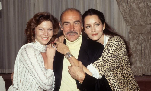 Sean Connery, alături de Pamela Salem (stânga) și Barbara Carrera (dreapta), din distribuția filmului ”Never Say Never Again” (1983) jpeg