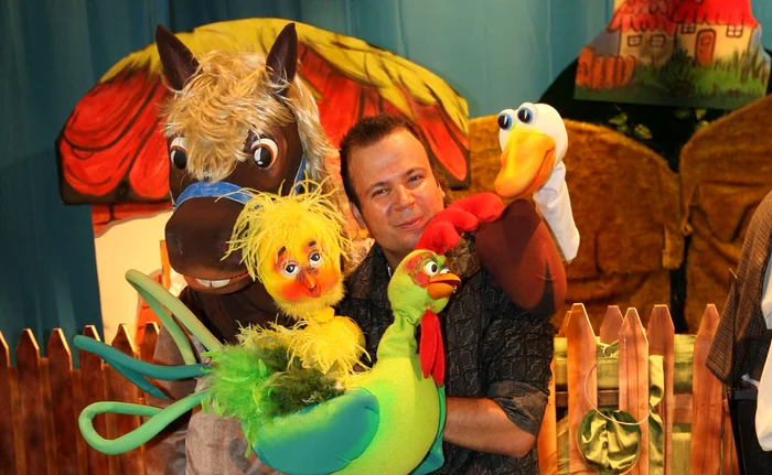 
    Daniel Niţoiu  e gazda ştirilor  PRO TV   