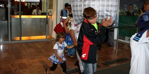 Romii repatriați au ajuns pe Aeroportul Timișoara