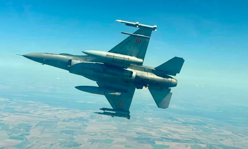 MApN a publicat imagini din timpul misiunii F-16 de doborâre a celei de-a treia drone