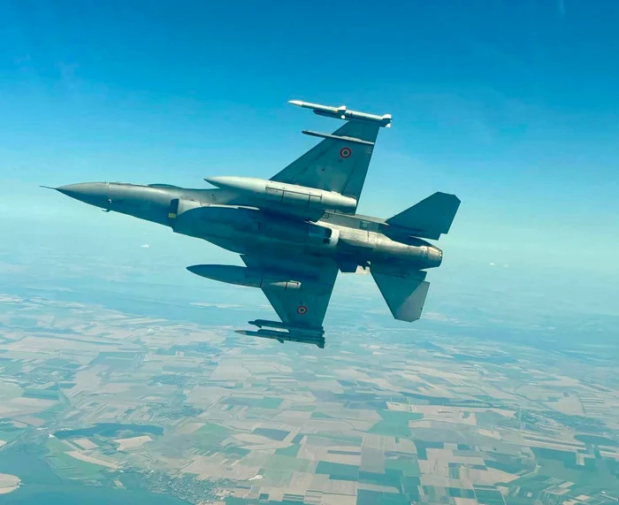 Avioanele F-16 au doborât trei drone