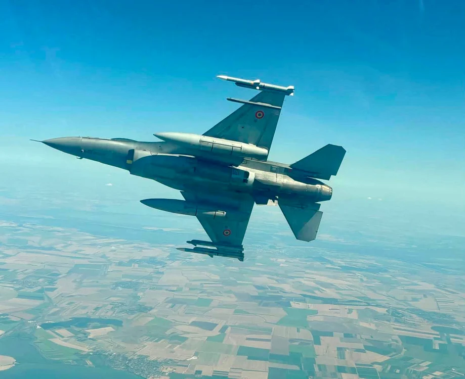 Avioanele F-16 au doborât trei drone