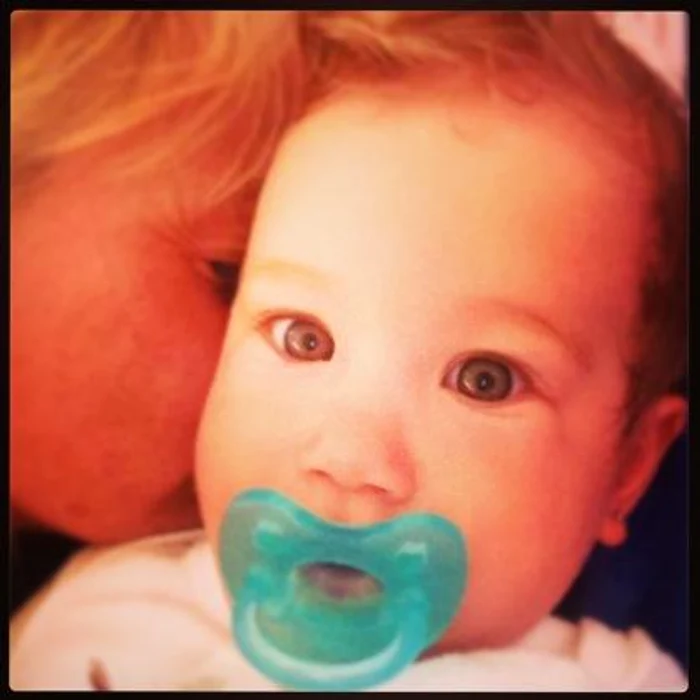 Fetiţa lui Horia Brenciu (foto: Facebook)